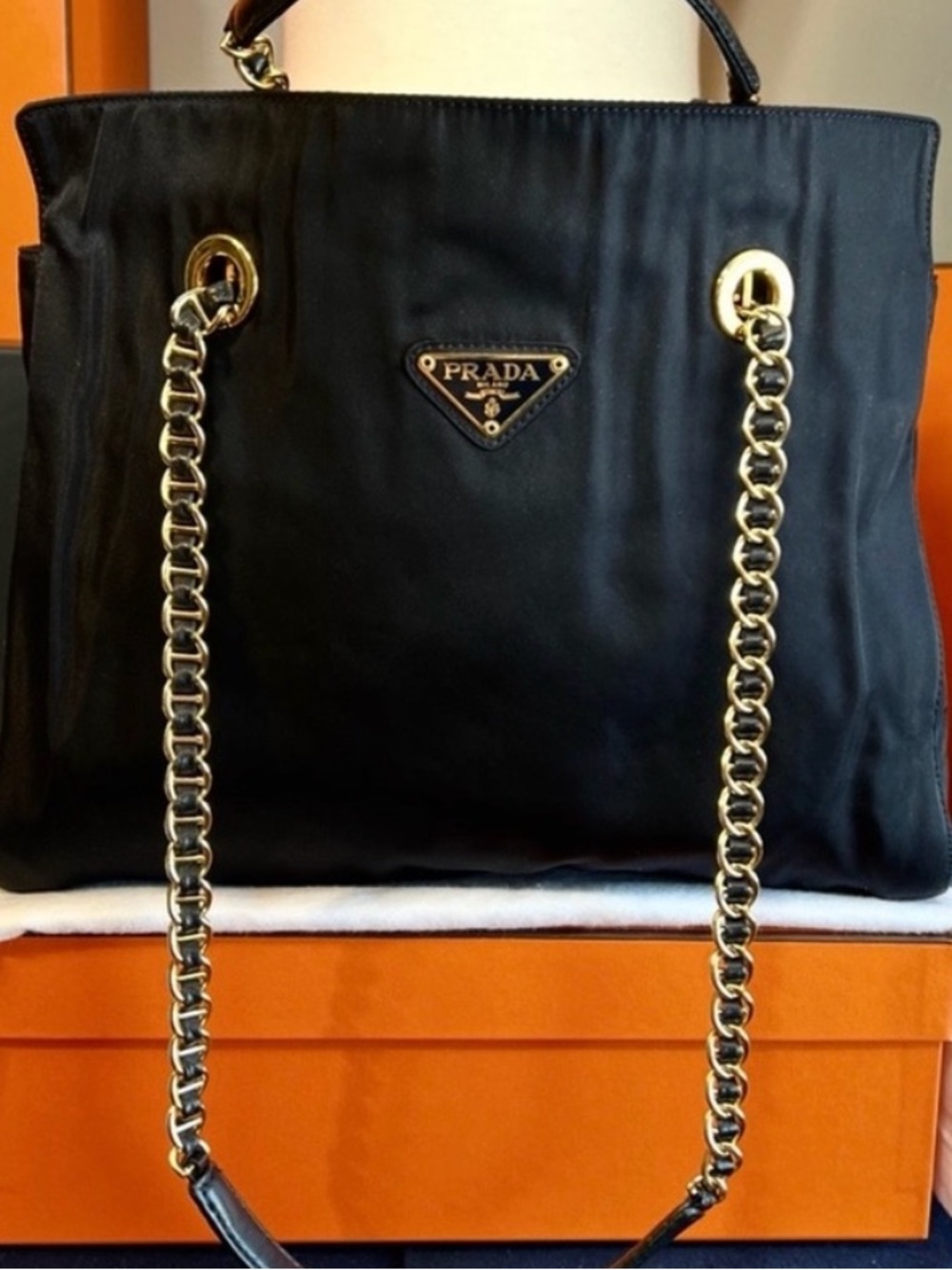 Prada🌟 Black Shoulder Bag with woven leather Bright Gold Chain!